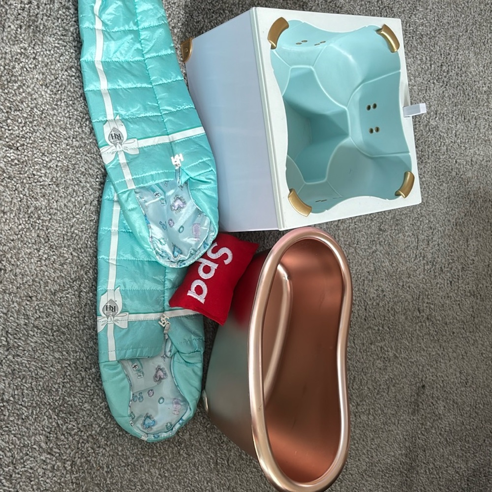 Rainbow High & Other Doll Bed & Bath Accessories